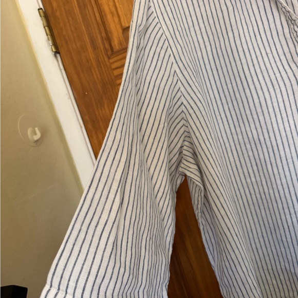 Sigrid Olsen 100% linen White Shirt with Blue Pinstripes - Picture 2 of 9